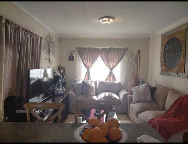 3 BEDROOM TOWNHOUSE FOR SALE IN THE ORCHARDS